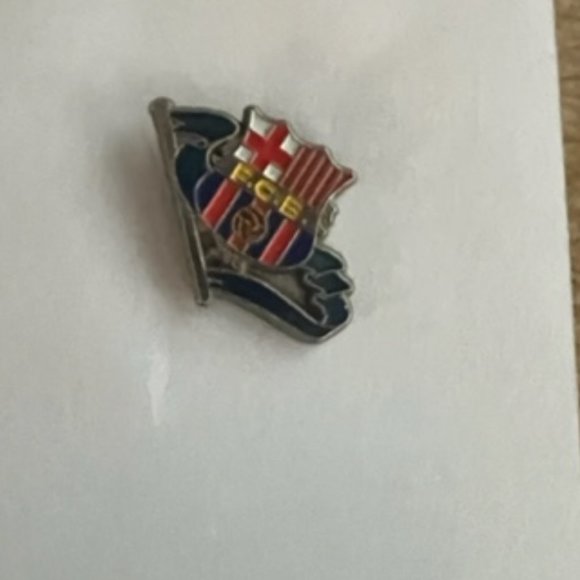 FCB (Football Club Barcelona) Pin - Picture 2 of 2